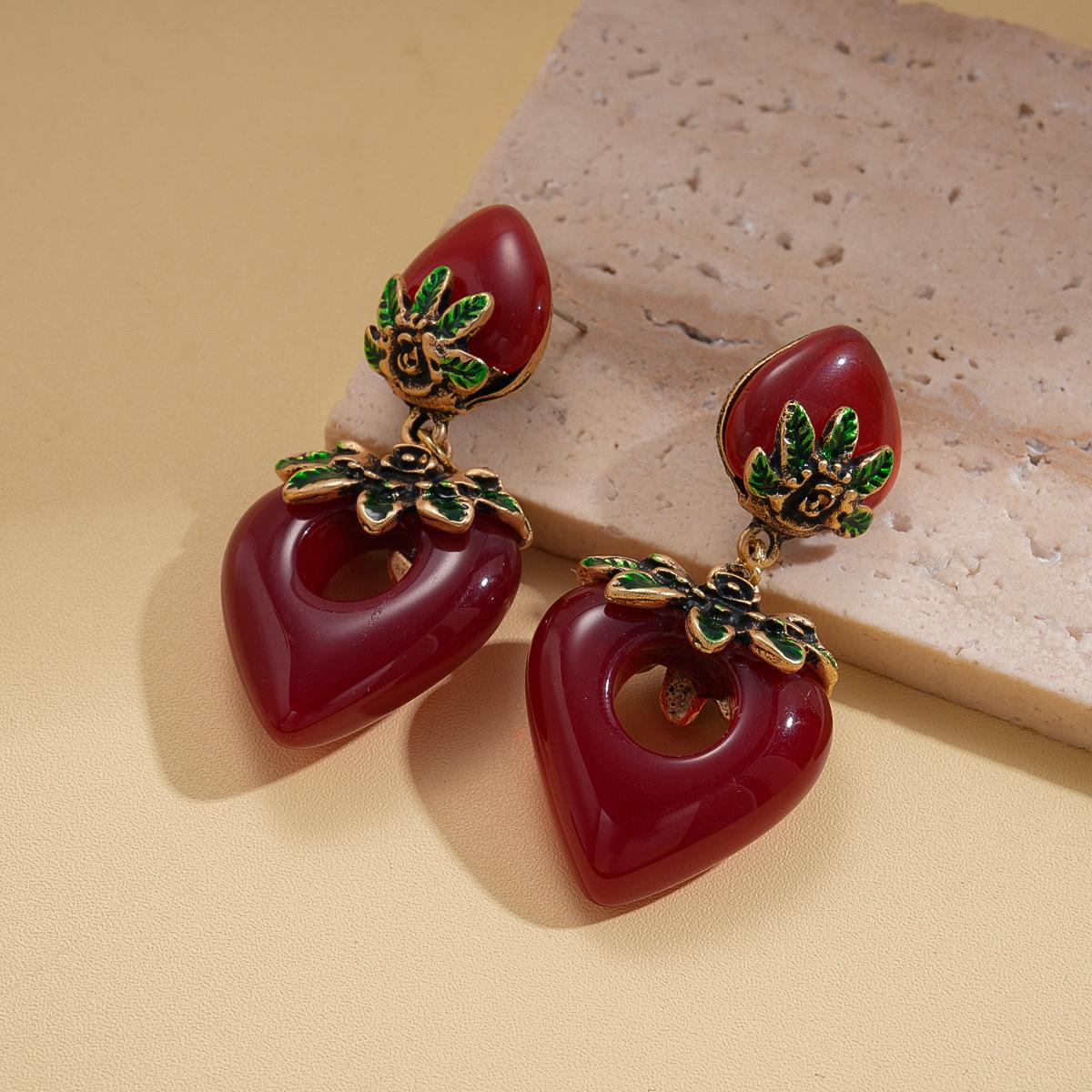 

DIGADAGU Alloy Resin Heart Geometric Dangle Earrings New Elegant Luxury Earrings Women Party Zircon Accessories красный