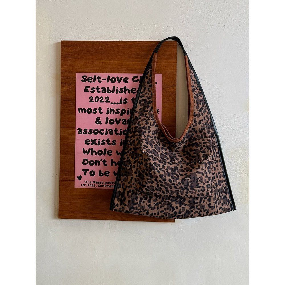 Korean niche large-capacity canvas bag 2025 new high-end leopard print tote bag commuter versatile shoulder bag