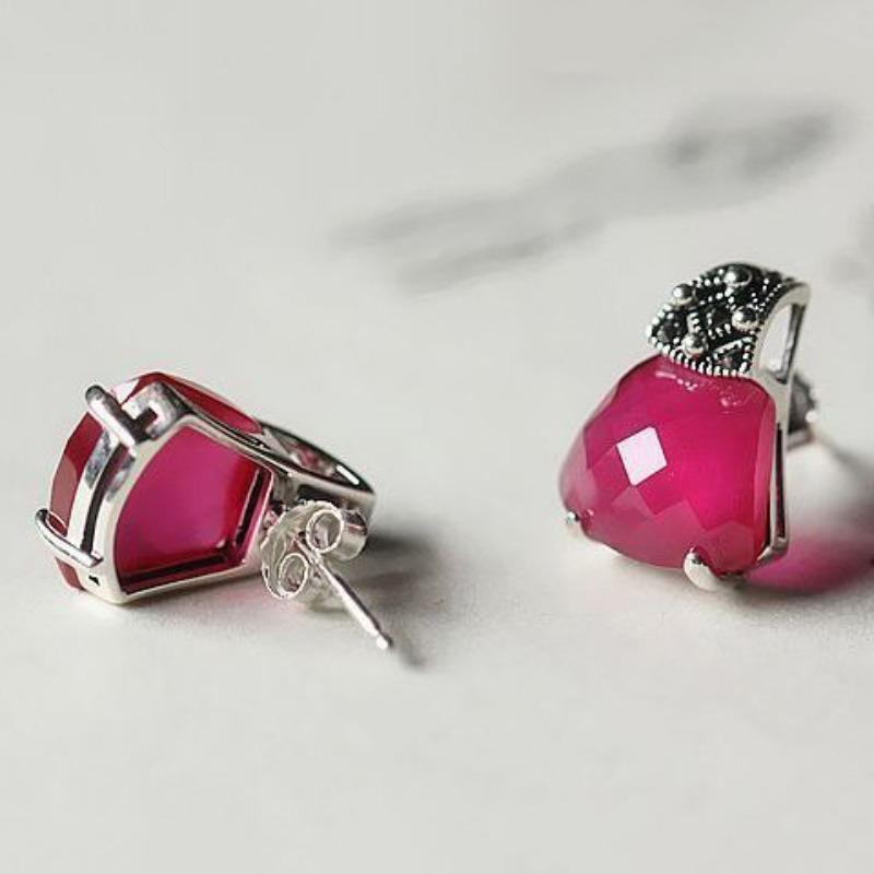 Brincos de pino de Rubi Clássico Brincos Exquisitos e de Alta Qualidade com Corte de Gema Vermelha para Mulheres Joias de Festa da Moda Novidade Presente
