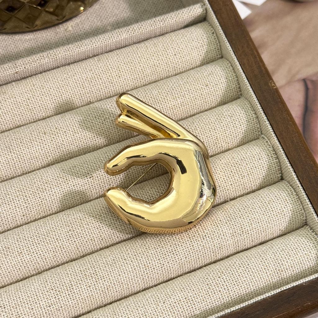 Chic French Retro Geometric Brooch for Jackets & Sweaters