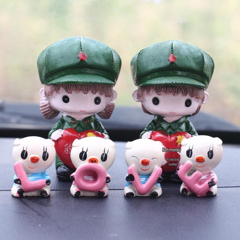 

Cute Resin Couple Doll Car Ornaments - Creative Holiday Gifts