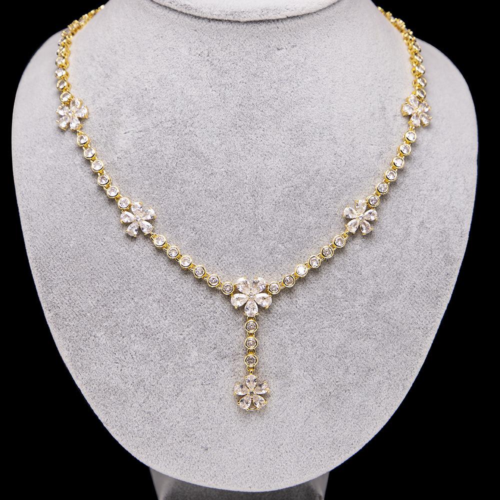 Accessories Women'S Zircon Necklace Women'S Versatile Clavicle Chain Flower Small Fresh Pendant High-End Necklace Women'S