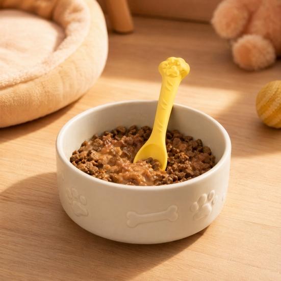 Baizihuahu Silicone Cat Feeding Spoon, Treat Scoop for Wet Food, Non-Slip Paw Handle Pet Food Mixing Supplies