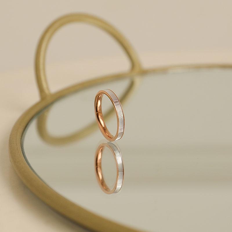 Korean Version of Simple Ins Titanium Steel Ring for Women White Shell Fashion Light Luxury Ring