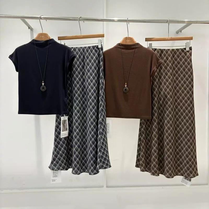 Qooth Vintage Brown Plaid High-Waist A-Line Midi Skirt for Fall - Loose Flowy Slimming Checkered Half Skirt QT2992