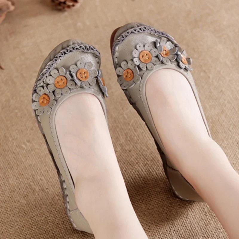 Moda Nuevos Flores Zapatos de Mujer Étnicos Alta Calidad Mocasines Moda Slip on Planos Zapatos Casuales Femeninos Suela Blanda Zapatos de Mamá 2024