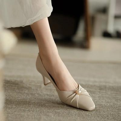 Mode Flache Aprikosenfarbene Damenschuhe Dünne Absätze Perle Eckige Zehenpartie mit Mittlerer Raffung Damen Schuhwerk Schuh Lässig Beliebt Mode Jung