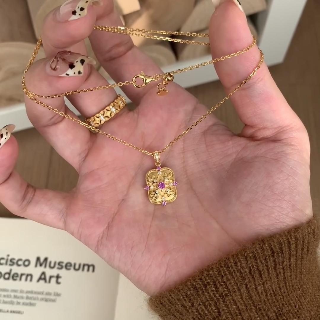 

Medieval Iris Amulet Necklace Female Niche Design Double-Sided Wearing Shield Collarbone Chain