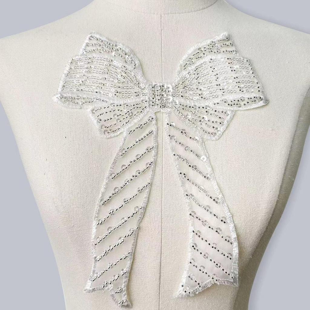 Damen Spitzenkragen mit weißer schwerer Schleife, Pailletten und Perlenblumen-Accessoires