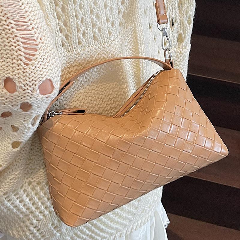 2025 Summer New Bag Women's Niche Hand Carry Woven Pattern Shoulder Bag High Value Fashion Bag Women