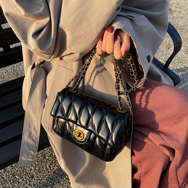 Ielgy High-End Bag Niche Design Fashionable Diamond Chain Shoulder Messenger Bag