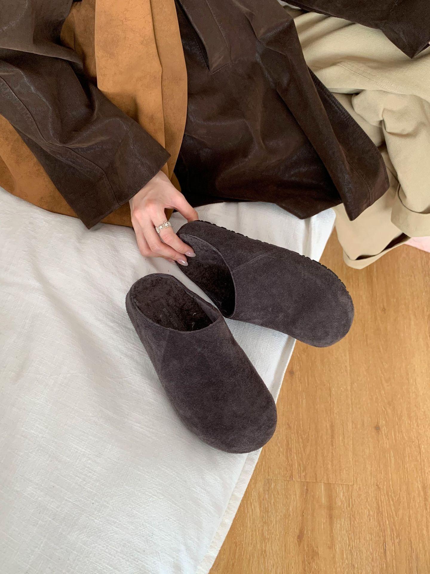 

Thick-soled heightening velvet shoes for women s 2025 autumn and winter bag head half slippers, one pedal outside wearing hairy half tray 39 сірий колір