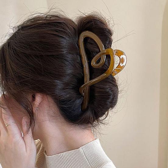 Women Hair Claw Transparent Matte Texture Heart Shape Hair Clip Back Head Shower Hair Claw Hair Accessories