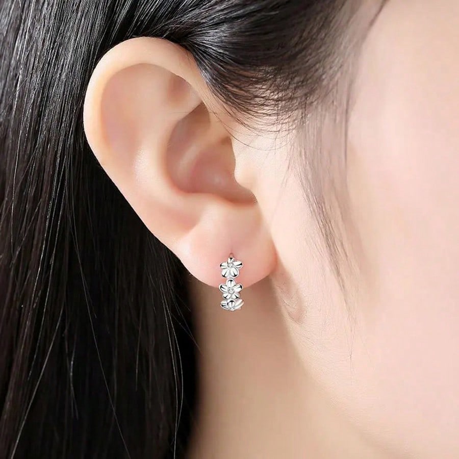 Top Silver Color Needle Earrings for Women's Wedding Fashion High Quality Jewelry Crystal Zirconia Flower Cute Stud