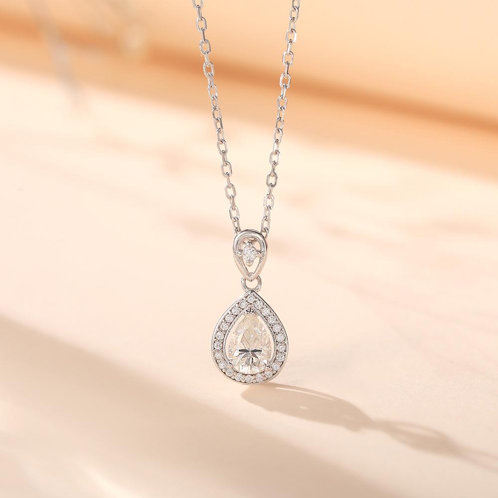 Versatile Moissanite 0.8 Carat Teardrop Necklace, 5x7mm Clavicle Chain, S925 Sterling Silver with 18K Gold Plating