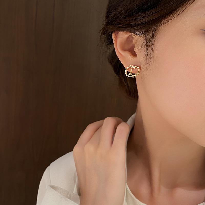 2022 Trendy CD Stud Earrings: Korean Style, Versatile Silver Needle, Niche Design for Women