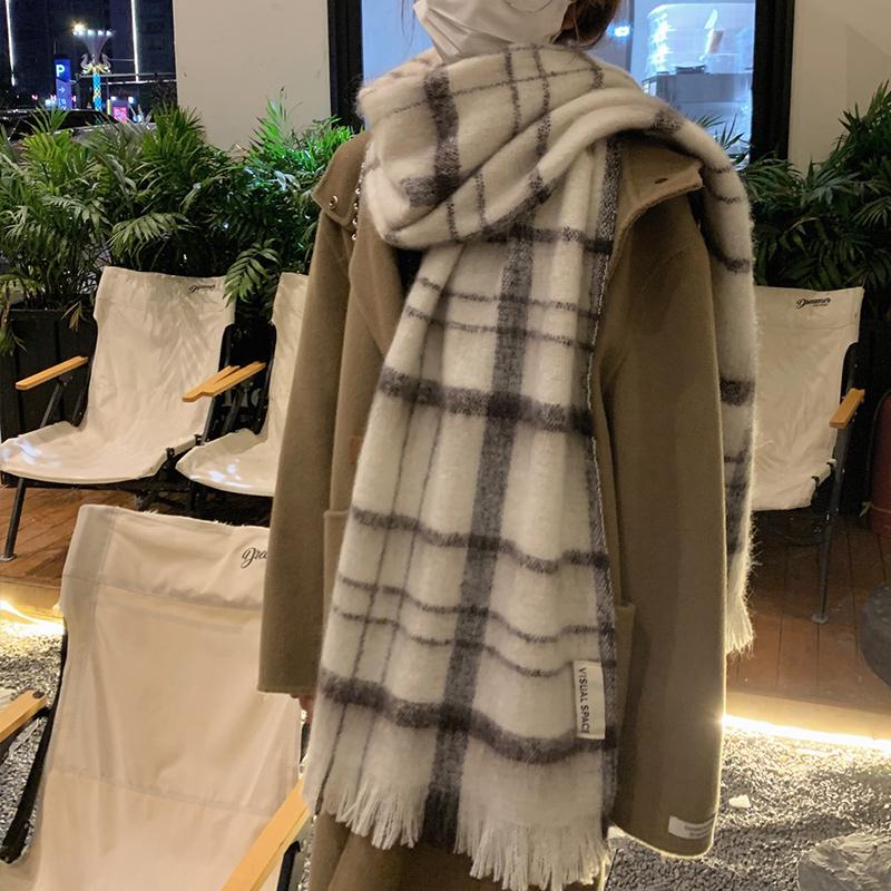 Women's 2024 Winter Plaid Korean Style Versatile Thickened Scarf