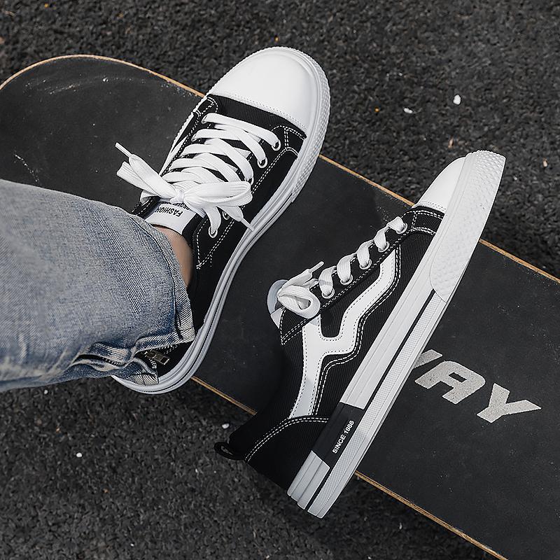 2025 Men Casual Platform Sneakes LaceUp Trainers Student Sneakes Mens Vulcanized Shoes Tennis Sneakers