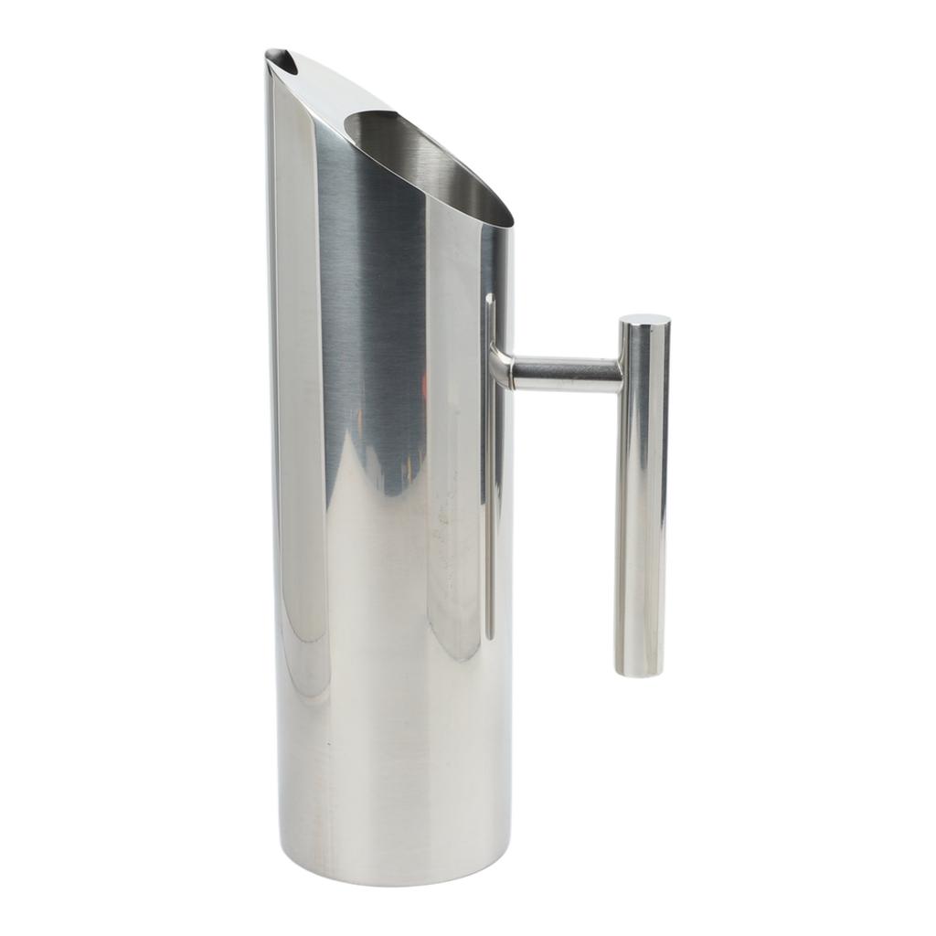 Elegant Stainless Steel Water Jug for Cold Beverages Ergonomic Design for Easy Pouring in Cafes and Restaurants