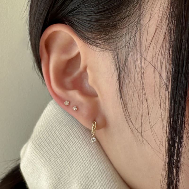 Youngglow 14k Mini Cubic Flower Piercing (2type)