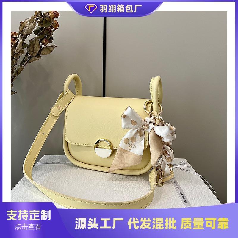 Large-capacity Commuting New Spring Popular Retro Simple Texture Tote Shoulder Underarm Bag Women