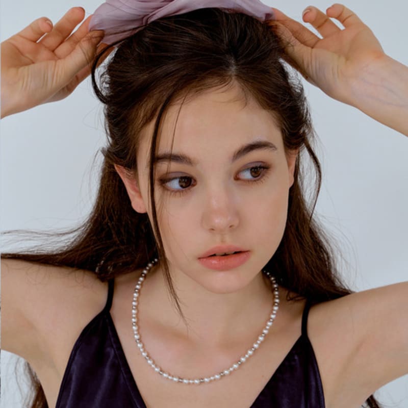 

KINDABABY pearl satin indi pink scrunch indi pink