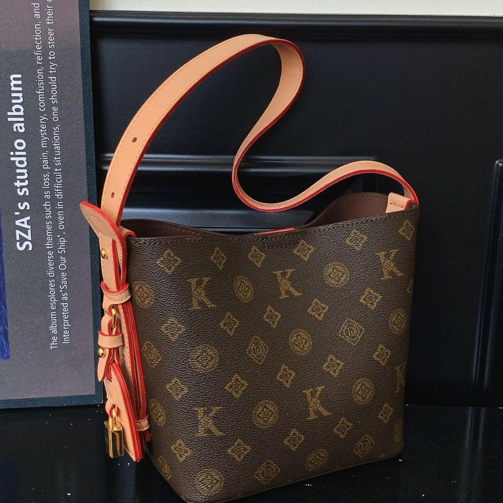 2026 Women's Spring Monogram Shoulder Bag: High-End Fashion & Versatile Handbag