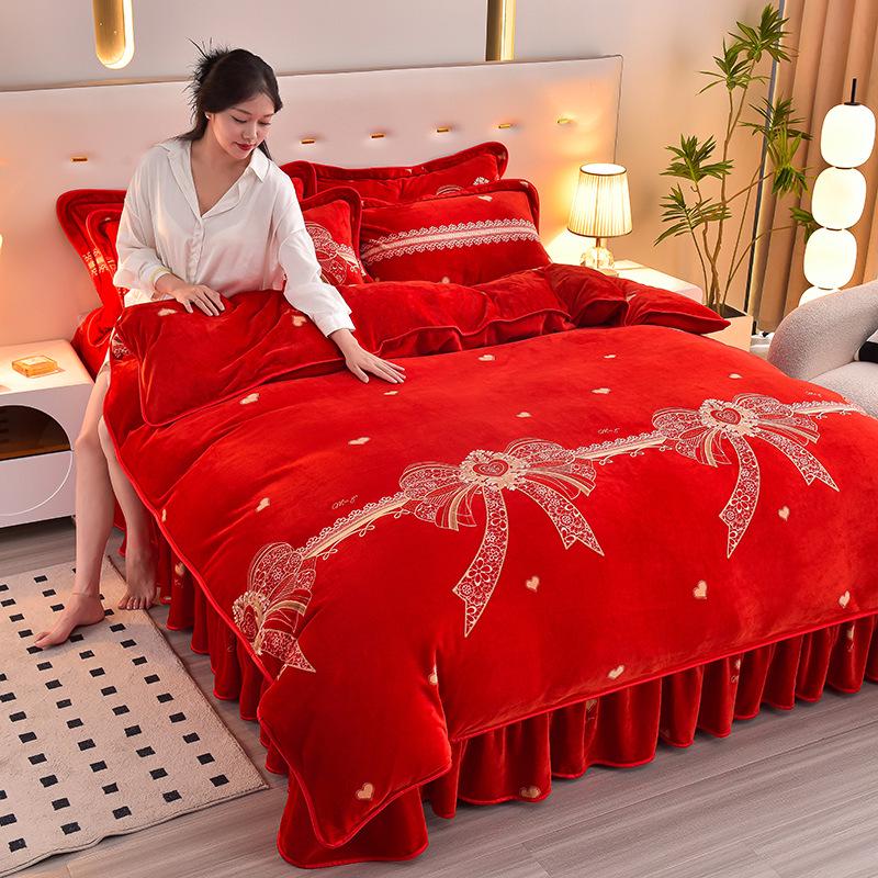 Cozy Flannel 230g Milk Velvet Printed Bed Set with Skirt - New Autumn/Winter Collection, Hot Seller