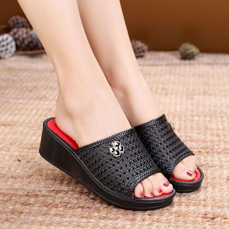 Middle-aged Mother Sandals Female Summer Outer Thick Soled Anti-slip Bathing Home Beach Shoes Slope Heel Soft Bottom Ladies Slippers