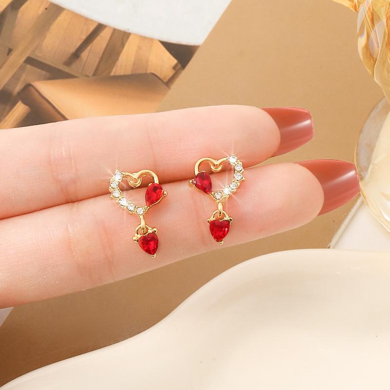 Silver Needle Retro Red Heart Earrings Elegant Crystal Earrings Versatile Petite High-end Sweet
