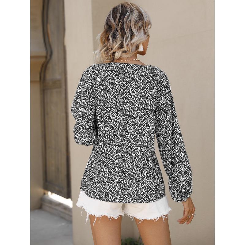 Women's Summer Small Floral V-neck Nine-minute Sleeve Top T-shirt