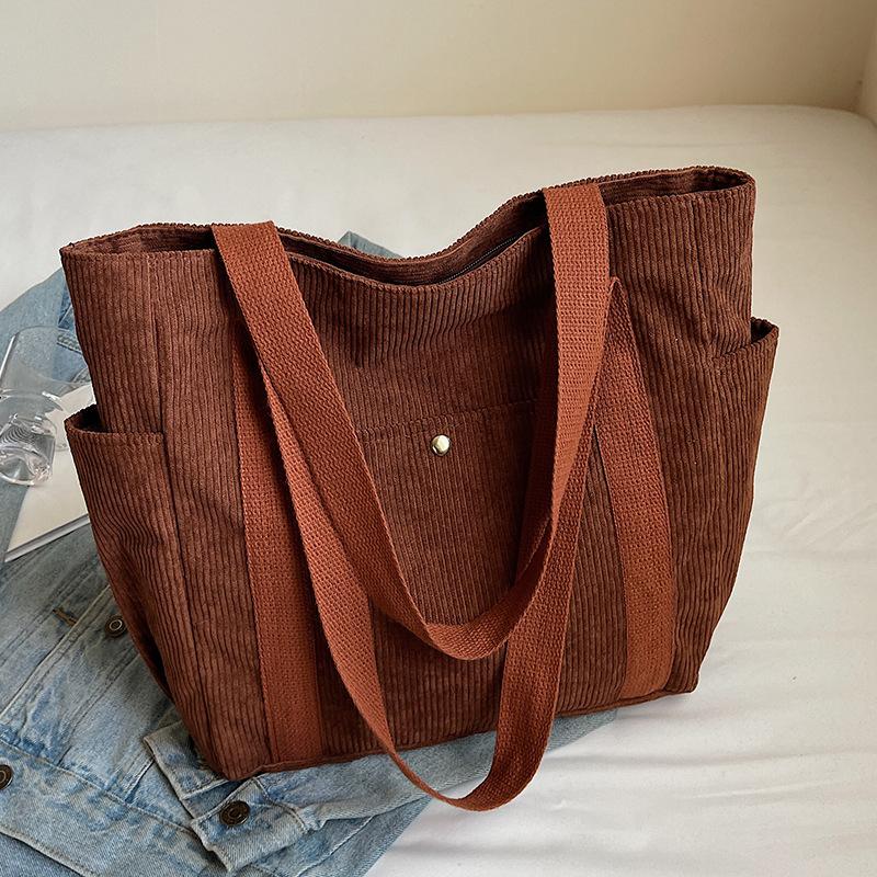 

Модная вельветовая сумка большой вместимости 2025 осень-зима новая универсальная корейская версия сумка на одно плечо подмышку сумка-тоут темно-коричневого