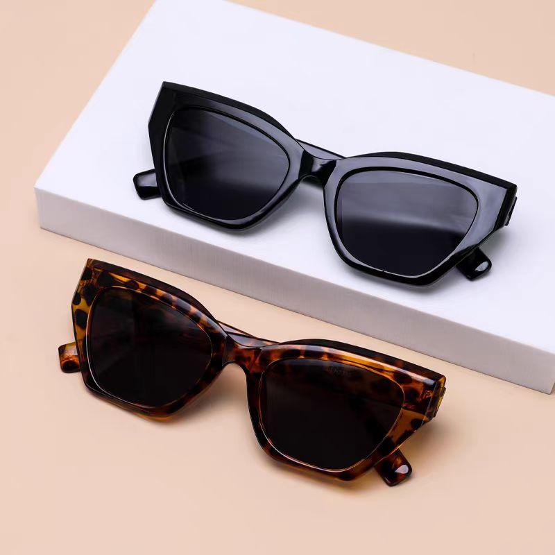 Latest Triangle Polygon Sunglasses Women Men Classic Glasses Classic Style Cat-Eye Sun Glasses Female Male Eye Wear Eye Glasses for Summer