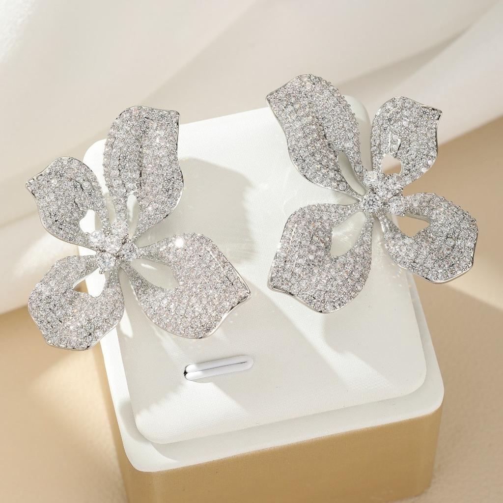 2026 Light Luxury Temperament  Zircon Flower Earrings Women, Niche Temperament Celebrity Stud Earrings Jewelry Women