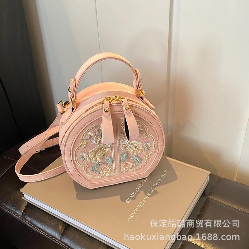 Fashion Niche Embroidered Bag Women's 2025 New New Chinese Versatile Messenger Bag Popular National Style Portable Small Round Bag