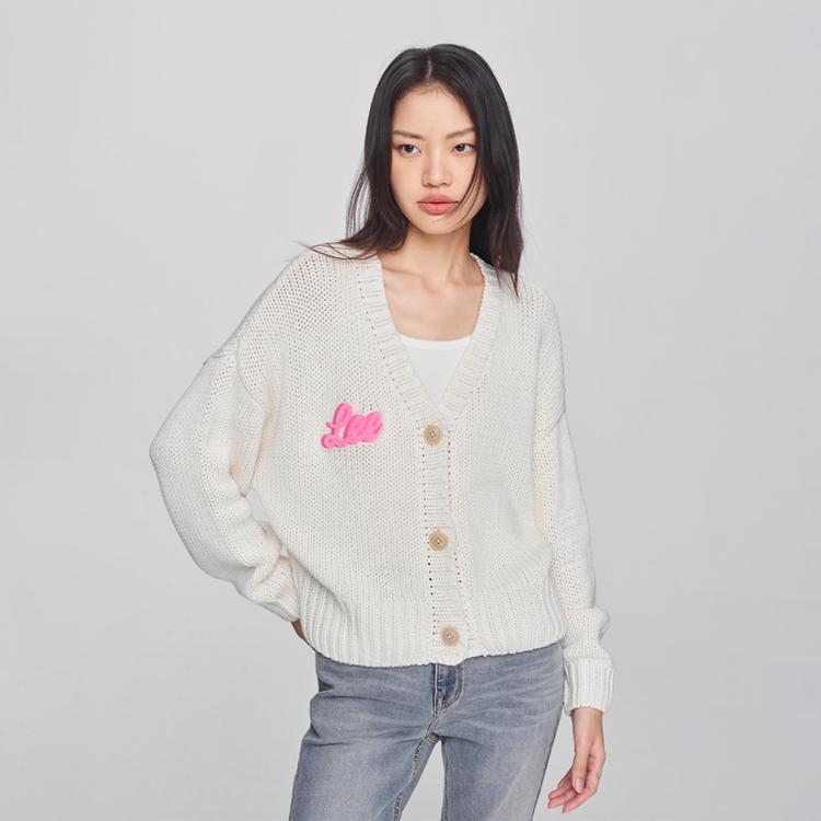 Lee Comfortable V-Neck Textured Brand Badge Short Sweater Women sweater Off-White LWT009176100096A00005