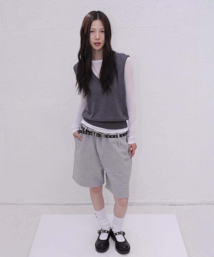 Atiseuteukeompeullegseu Artist Belted Jogger Shorts (Grey)