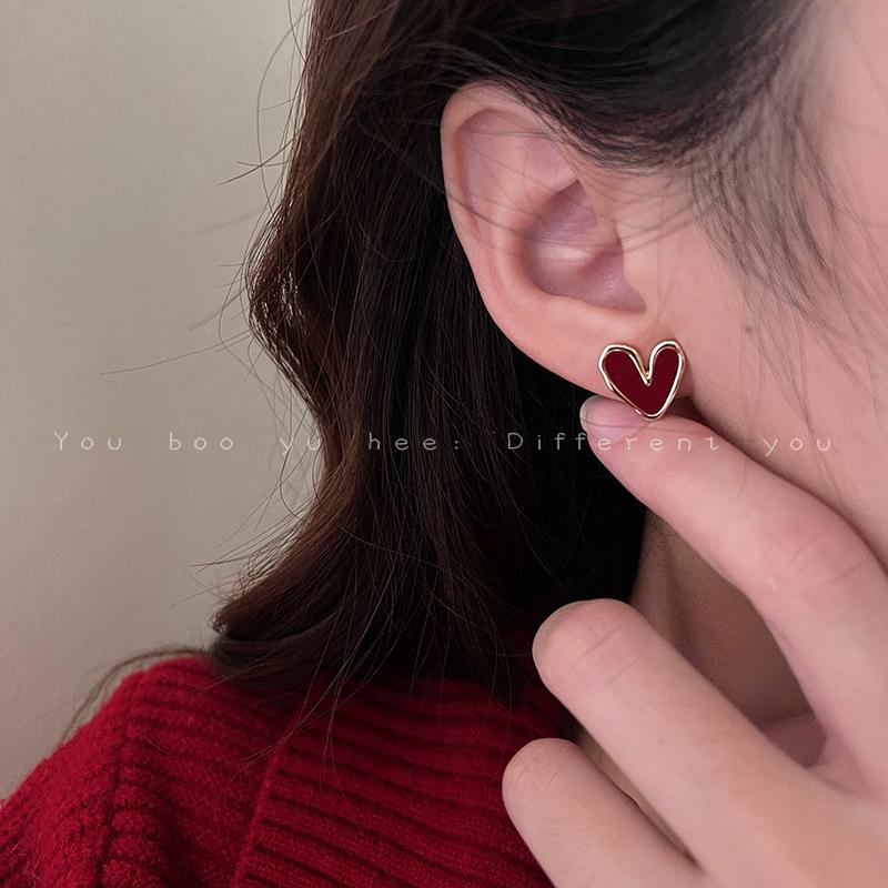 Vintage French Red Heart Earrings - Unique High-End Autumn/Winter Studs for Women 2024