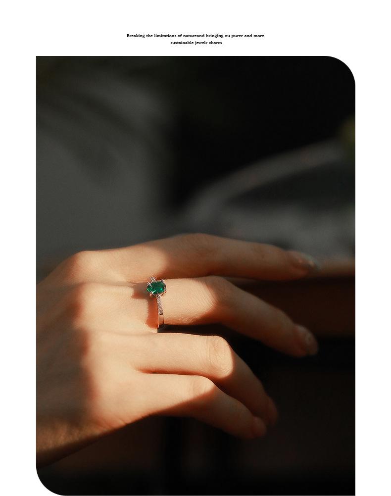 Classic Women's S925 Sterling Silver Emerald Ring - Light Luxury Egg-Shaped Gemstone Band