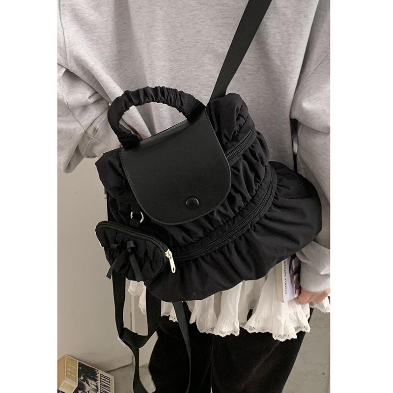 

A Trendy and Fashionable Pleated Casual Hand-held Backpack