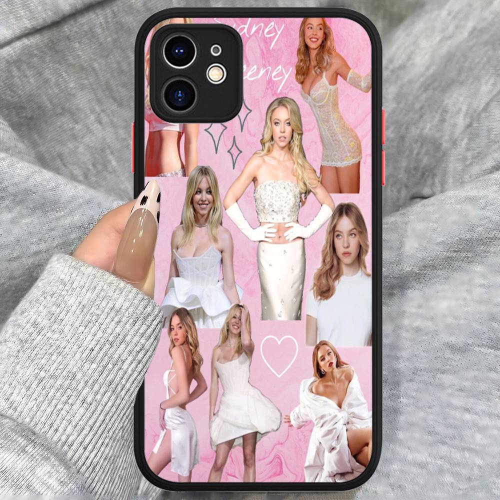 

Singer Sydney S-Sweeney Phone Case For IPhone 16 15 14 13 12 11 Pro Max Plus X XS MAX Black Matte Phone Fundas iphone 16 plus