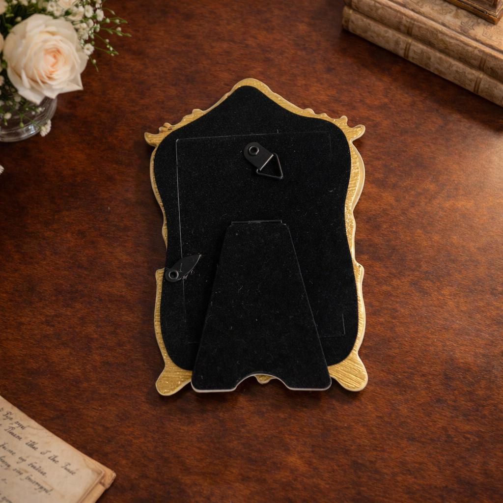 American Retro Resin Photo Frame for Living Room or Entryway