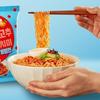 Nongshim Baehongdong Bibimmyun (137 g) / Kalbimmyun (128 g)  (2 alternativer)