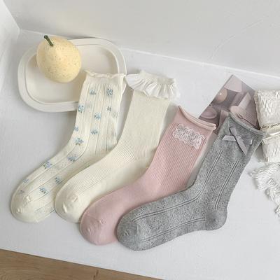 Ladies Spring and Summer Thin Literary Small Flowers Sweet Bow Boneless Curled Rim In The Tube Stack Socks