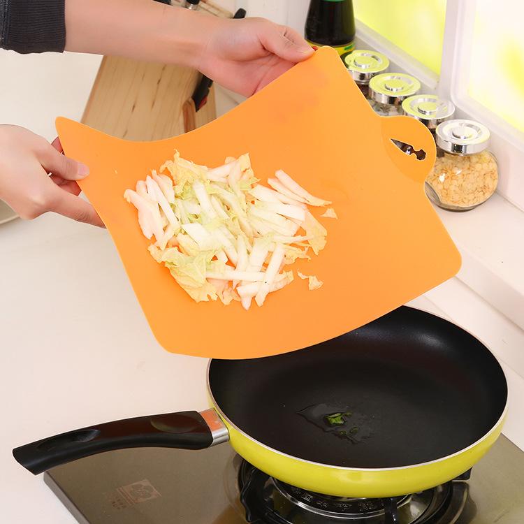 Flexibles Schneidebrett für die Küche Farbige Schneidebrett-Gruppe Mit einfachem Aufhängegriff