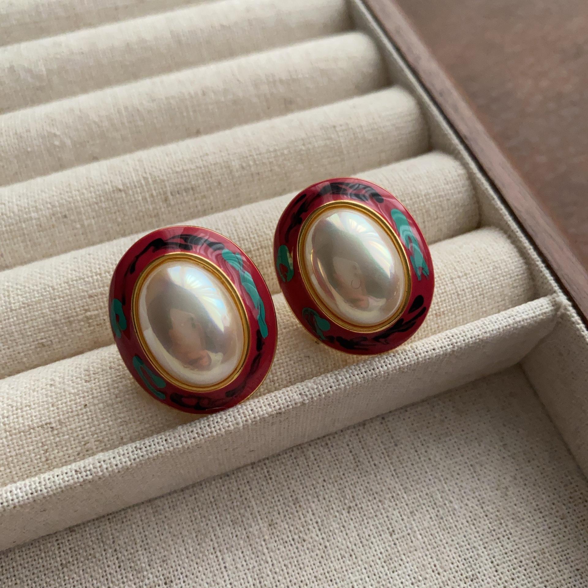 

Vintage court pearl stud earrings drip glaze contrasting colors painted artistic earrings exquisite earrings