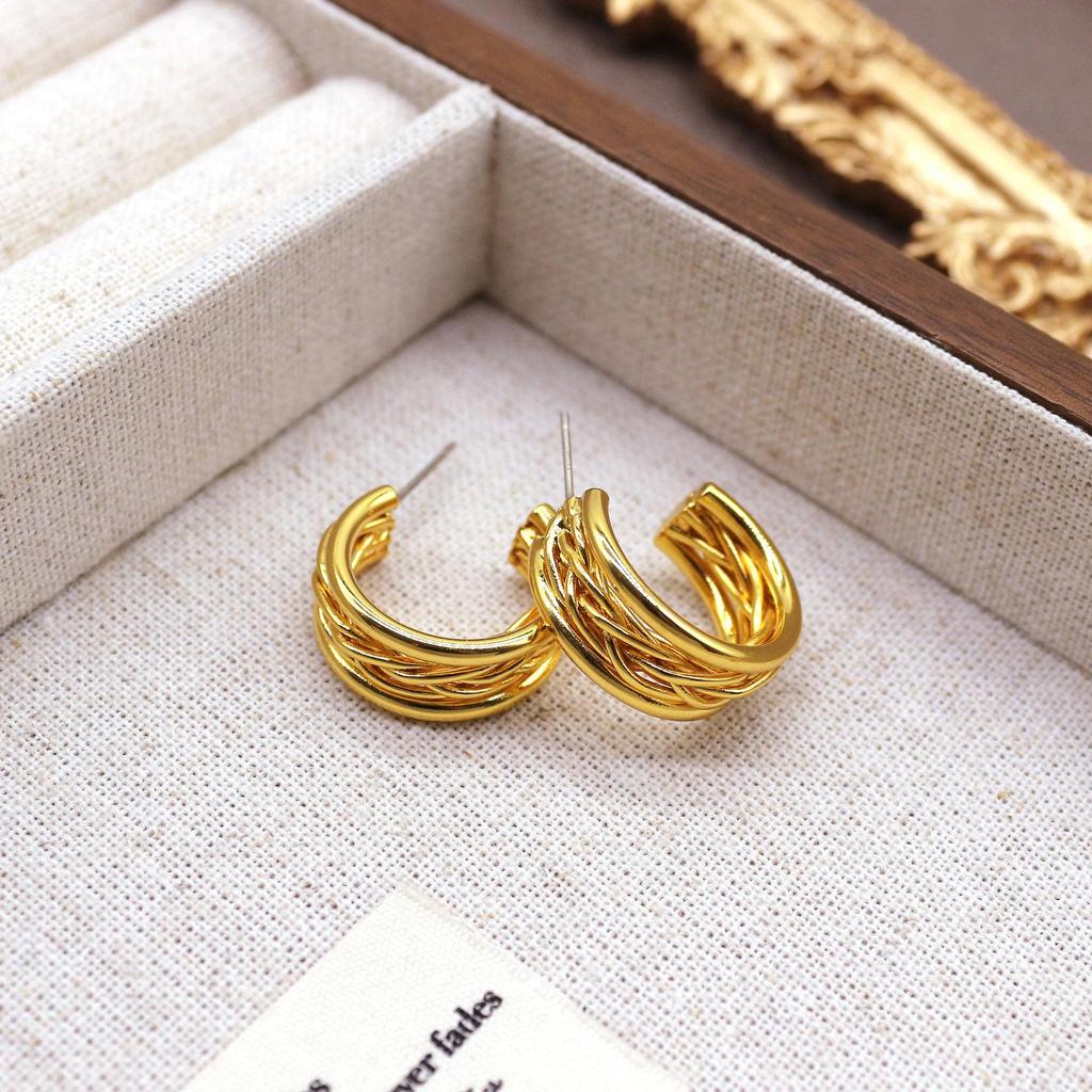 High-End Retro Textured Stud Earrings: Versatile, Luxurious Design for Women