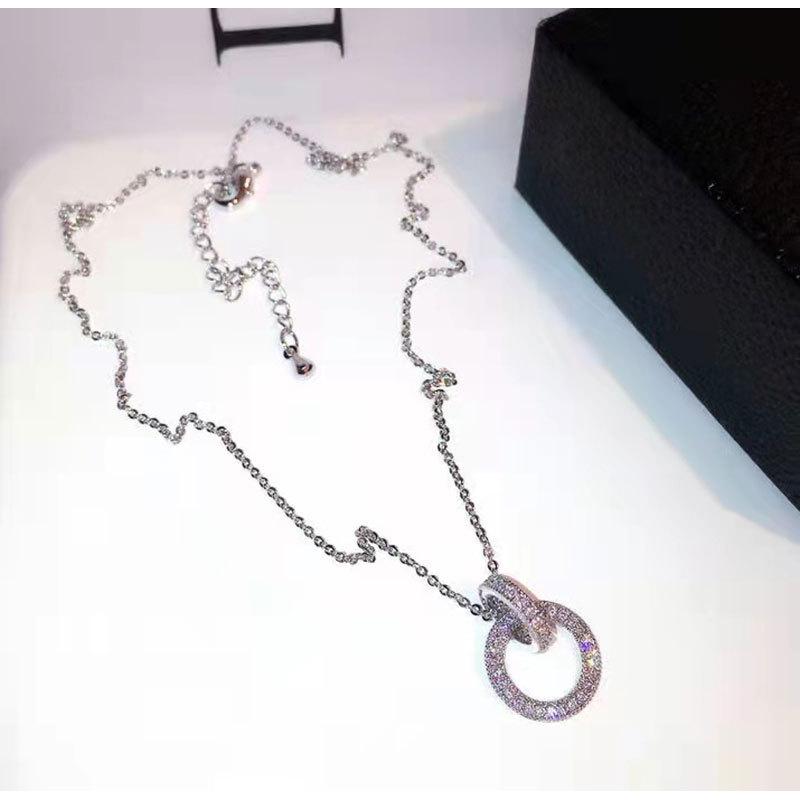 Micro-pavé Diamond Interlocking Circle Necklace: Elegant Minimalist Design for Women