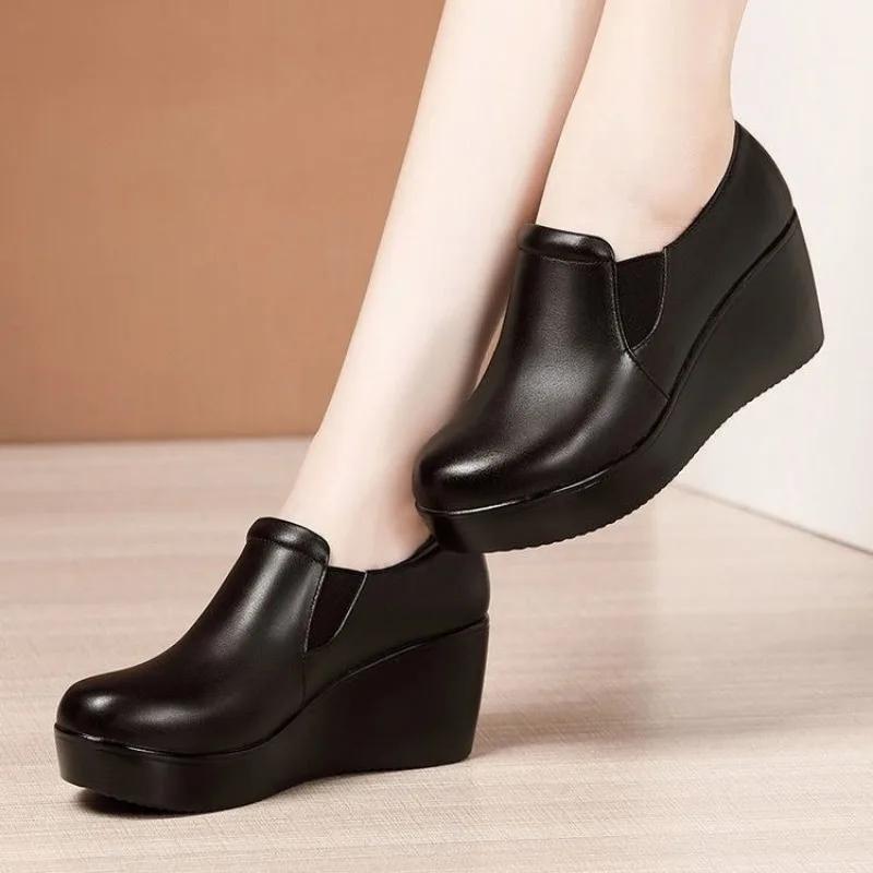 Women's New Fashionable Soft Leather Wedge Heel Single Shoe with Round Toe, Anti Slip and Comfortable Soft Sole Leather Shoes