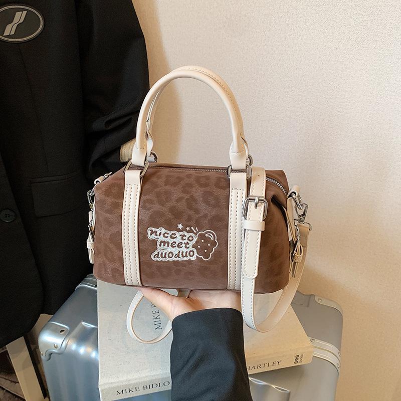 

Today s popular retro fashion bag women s 2 new versatile shoulder cross hand bag